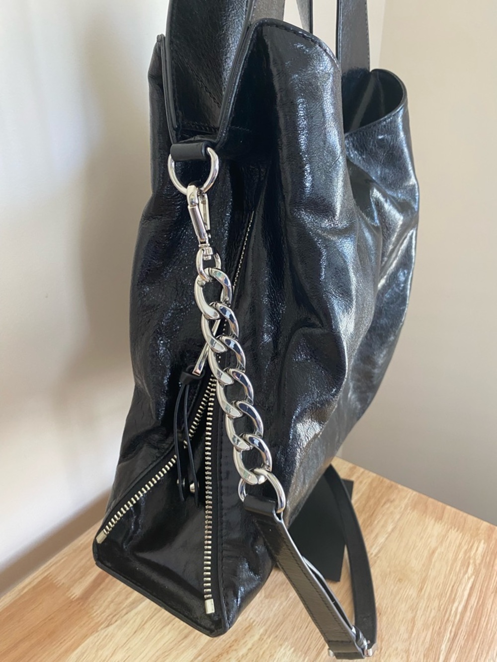 Michael Kors Devon Black Leather Shoulder Bag with Silver Chain Detail - Picture 2 of 12